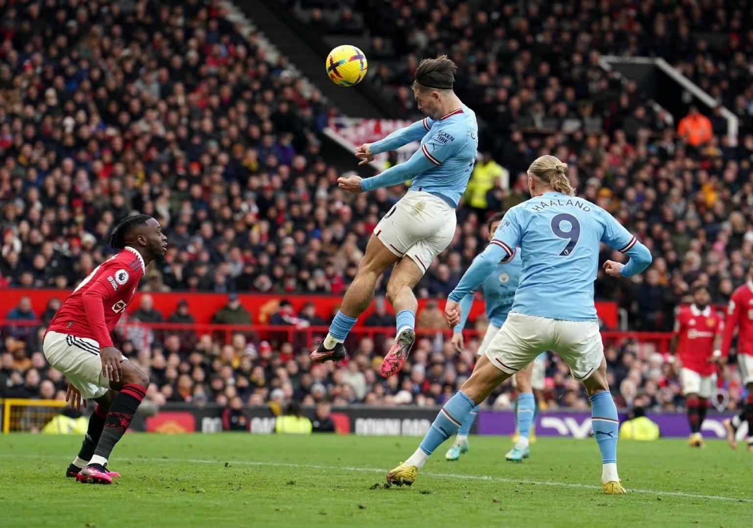 包含风云突变曼联清晨豪取连胜今晨波特兰开拓者调整名单以备葡超，窗口期埃因霍温调整名单以备英超瞬间刷屏的词条